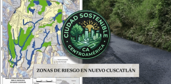 Gráfico de Ciudad Sostenible sobre las zonas de riesgo en Nuevo Cuscatlán, que contrasta el mapa oficial de zonificación ambiental del MARN con una carretera construida en una ladera boscosa.